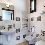 Denu Salento - Intera Dimora Con Piscina Ad Uso Esclusivo 度假居 帕拉比塔