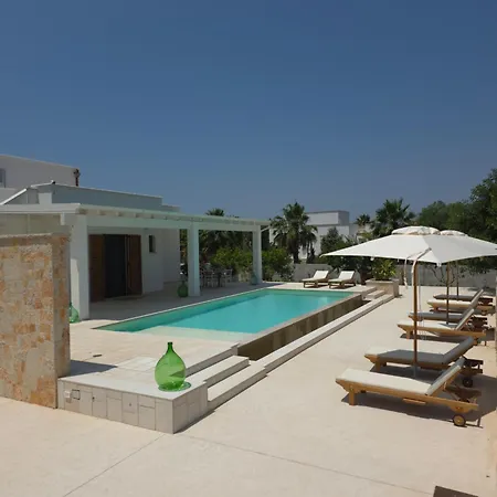Denu Salento - Intera Dimora Con Piscina Ad Uso Esclusivo Frühstückspension *