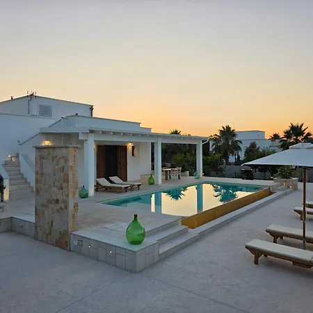 Denu Salento - Intera Dimora Con Piscina Ad Uso Esclusivo Frühstückspension Parabita